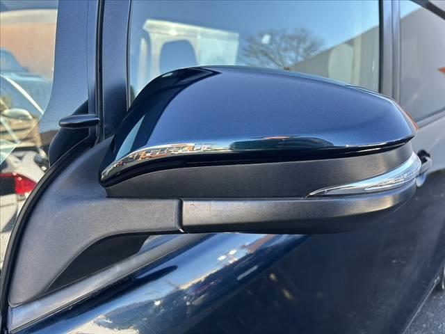 ヴォクシー ハイブリッドＸ　禁煙車　車検整備付　９インチナビ　フルセグ　バックカメラ　電スラ　スマートキー　ＬＥＤヘッド　Ａライト　プッシュスタート　サイドテーブル　イージークローザー　シートバックポケット　ステリモ　ＥＴＣ（32枚目）