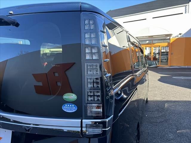 ヴォクシー ハイブリッドＸ　禁煙車　車検整備付　９インチナビ　フルセグ　バックカメラ　電スラ　スマートキー　ＬＥＤヘッド　Ａライト　プッシュスタート　サイドテーブル　イージークローザー　シートバックポケット　ステリモ　ＥＴＣ（36枚目）