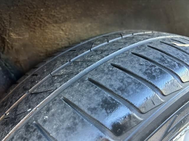 ヴォクシー ハイブリッドＸ　禁煙車　車検整備付　９インチナビ　フルセグ　バックカメラ　電スラ　スマートキー　ＬＥＤヘッド　Ａライト　プッシュスタート　サイドテーブル　イージークローザー　シートバックポケット　ステリモ　ＥＴＣ（40枚目）