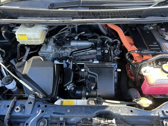 ヴォクシー ハイブリッドＸ　禁煙車　車検整備付　９インチナビ　フルセグ　バックカメラ　電スラ　スマートキー　ＬＥＤヘッド　Ａライト　プッシュスタート　サイドテーブル　イージークローザー　シートバックポケット　ステリモ　ＥＴＣ（48枚目）