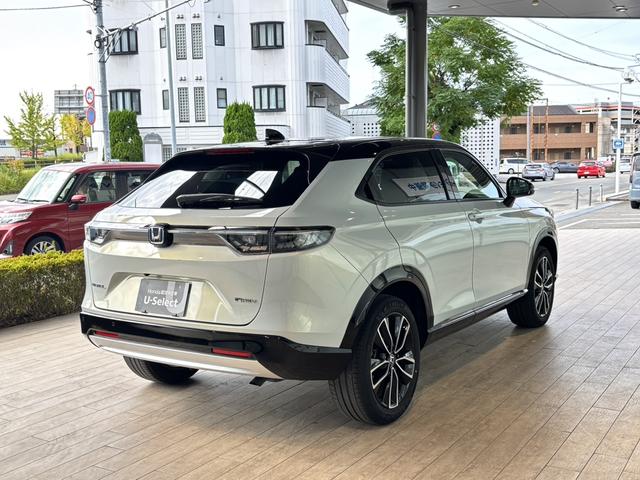 ヴェゼル ｅ：ＨＥＶＰＬａＹ　ワンオーナー　ガラスルーフ　ナビ　ＥＴＣ（5枚目）