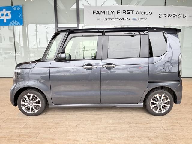 サイドビュー　しっかりとしたドア