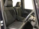 【前席】充分な広さを確保した、快適な前席！インテリアカラーも落ち着いたお色です♪センターアームレストも付いて、リラックスした姿勢で運転していただけます♪