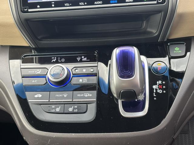 フリードハイブリッド ハイブリッド・Ｇホンダセンシング　ＨｏｎｄａＳＥＮＳＩＮＧ・フルセグＮＡＶＩ・ＬＥＤヘッドライト・ＥＴＣ両側パワースライドドア・シートヒーター・４ＷＤ（15枚目）