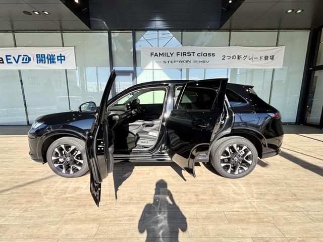 ZR-V e:HEVZ ワンオーナー ナビ 革シート(9枚目)