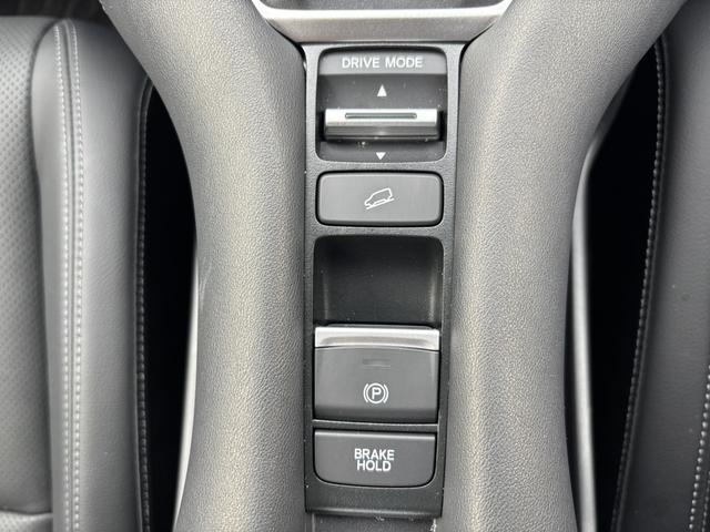 ZR-V e:HEVZ ワンオーナー ナビ 革シート(17枚目)