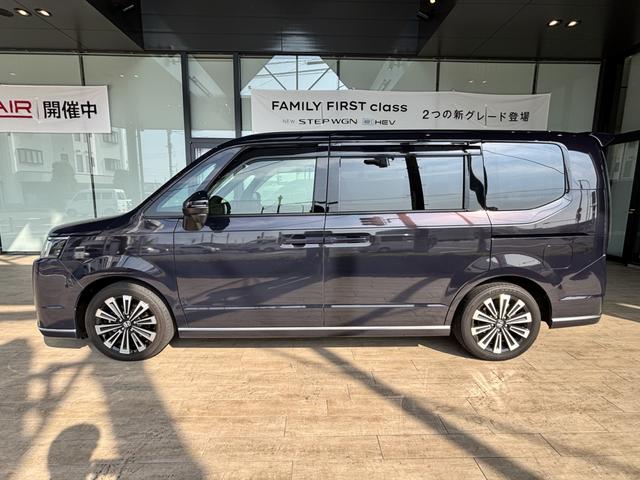 ステップワゴン e:HEVスパーダプレミアムライン ワンオーナー ギャザズナビ(8枚目)