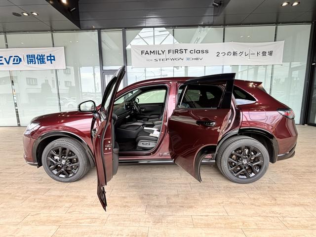 ＺＲ－Ｖ ｅ：ＨＥＶＺ特別仕様車ブラックスタイル　ＨｏｎｄａＳＥＮＳＩＮＧ・フルセグＮＡＶＩ・ＥＴＣ２．０ＨｏｎｄａＣＯＮＮＥＣＴ・ＬＥＤヘッドライト・シートヒーター前後ドラレコ・アラウンドビューモニター・パワーシート（9枚目）