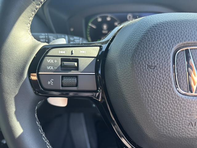 ＺＲ－Ｖ ｅ：ＨＥＶＺ特別仕様車ブラックスタイル　ＨｏｎｄａＳＥＮＳＩＮＧ・フルセグＮＡＶＩ・ＥＴＣ２．０ＨｏｎｄａＣＯＮＮＥＣＴ・ＬＥＤヘッドライト・シートヒーター前後ドラレコ・アラウンドビューモニター・パワーシート（12枚目）