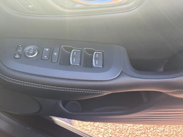 ＺＲ－Ｖ ｅ：ＨＥＶＺ特別仕様車ブラックスタイル　ＨｏｎｄａＳＥＮＳＩＮＧ・フルセグＮＡＶＩ・ＥＴＣ２．０ＨｏｎｄａＣＯＮＮＥＣＴ・ＬＥＤヘッドライト・シートヒーター前後ドラレコ・アラウンドビューモニター・パワーシート（23枚目）