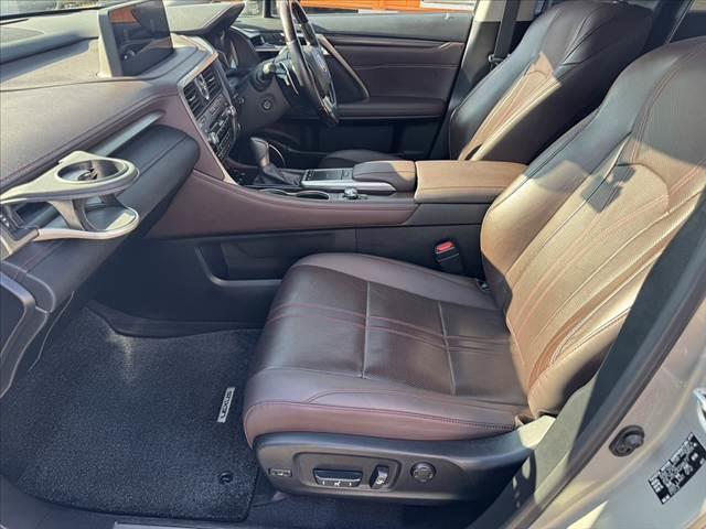 ＲＸ ＲＸ４５０ｈ　バージョンＬ　後期　車検整備付　禁煙車　ＳＲ　１２インチナビ　後席１１．６インチモニター×２　全方位モニター　フルセグ　ＢＴ　パワーシート　電動リアゲート　クルコン　パドルシフト　セーフティＳプラス　Ｐスタート（17枚目）