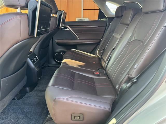ＲＸ ＲＸ４５０ｈ　バージョンＬ　後期　車検整備付　禁煙車　ＳＲ　１２インチナビ　後席１１．６インチモニター×２　全方位モニター　フルセグ　ＢＴ　パワーシート　電動リアゲート　クルコン　パドルシフト　セーフティＳプラス　Ｐスタート（19枚目）