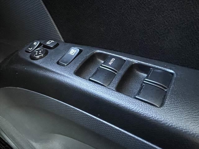 デリカＤ：２ Ｓ　後期　禁煙車　車検整備付　フルセグナビ　衝突安全　両電　Ｂカメラ　前後ドラレコ　ＤＶＤ　ＢＴ　ＥＴＣ　クルコン　Ａライト　ＨＩＤ　革巻きステアリング　Ｐスタート　フォグ　電格ミラー　ウインカーミラー（32枚目）