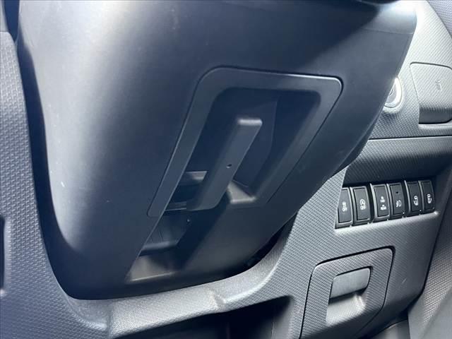 デリカＤ：２ Ｓ　後期　禁煙車　車検整備付　フルセグナビ　衝突安全　両電　Ｂカメラ　前後ドラレコ　ＤＶＤ　ＢＴ　ＥＴＣ　クルコン　Ａライト　ＨＩＤ　革巻きステアリング　Ｐスタート　フォグ　電格ミラー　ウインカーミラー（33枚目）