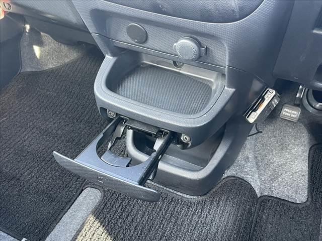 デリカＤ：２ Ｓ　後期　禁煙車　車検整備付　フルセグナビ　衝突安全　両電　Ｂカメラ　前後ドラレコ　ＤＶＤ　ＢＴ　ＥＴＣ　クルコン　Ａライト　ＨＩＤ　革巻きステアリング　Ｐスタート　フォグ　電格ミラー　ウインカーミラー（35枚目）