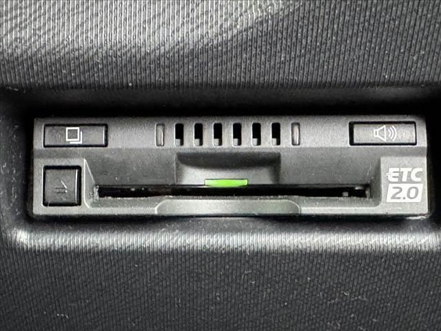 アクア Ｓ　後期　禁煙　車検整備付　９インチナビ　セーフティＳ　Ｂカメラ　ＢＴ　ＤＶＤ　ステリモ　Ａライト　ＬＥＤ　Ａハイビーム　Ｐスタ　ＡＡＣ　スマートキー　ドラレコ　ＬＤＷ　ＥＴＣ　ＥＳＣ　シートリフター（27枚目）