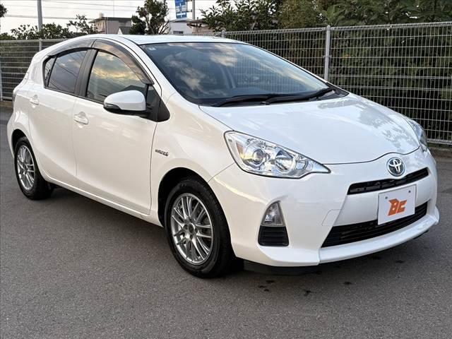 アクア S 禁煙車 ナビ フルセグ BT DVD再生 Pスタート Aライト 社外AW ETC 前後ドラレコ 電格 スマートキー AAC SRSエアB ABS Pガラス フロアマット リアワイパー シートリフター(8枚目)