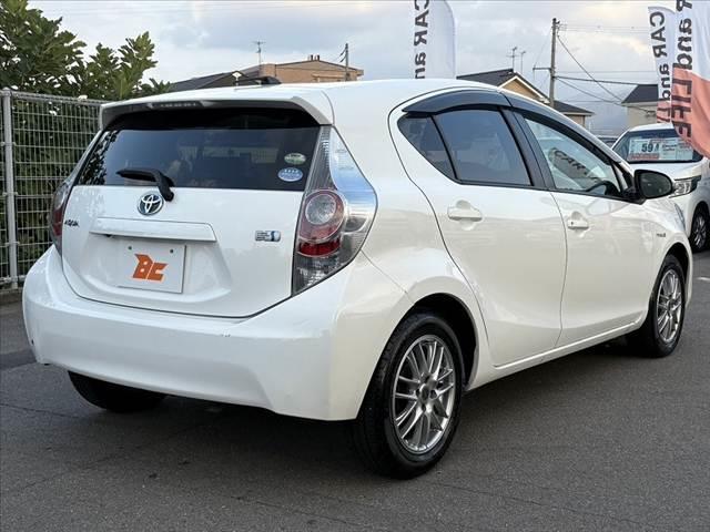 アクア S 禁煙車 ナビ フルセグ BT DVD再生 Pスタート Aライト 社外AW ETC 前後ドラレコ 電格 スマートキー AAC SRSエアB ABS Pガラス フロアマット リアワイパー シートリフター(15枚目)