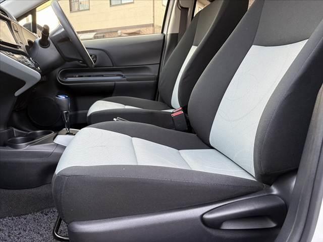 アクア S 禁煙車 ナビ フルセグ BT DVD再生 Pスタート Aライト 社外AW ETC 前後ドラレコ 電格 スマートキー AAC SRSエアB ABS Pガラス フロアマット リアワイパー シートリフター(17枚目)