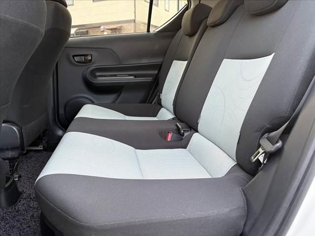 アクア S 禁煙車 ナビ フルセグ BT DVD再生 Pスタート Aライト 社外AW ETC 前後ドラレコ 電格 スマートキー AAC SRSエアB ABS Pガラス フロアマット リアワイパー シートリフター(19枚目)