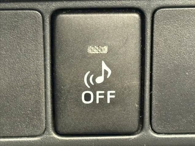 アクア S 禁煙車 ナビ フルセグ BT DVD再生 Pスタート Aライト 社外AW ETC 前後ドラレコ 電格 スマートキー AAC SRSエアB ABS Pガラス フロアマット リアワイパー シートリフター(28枚目)