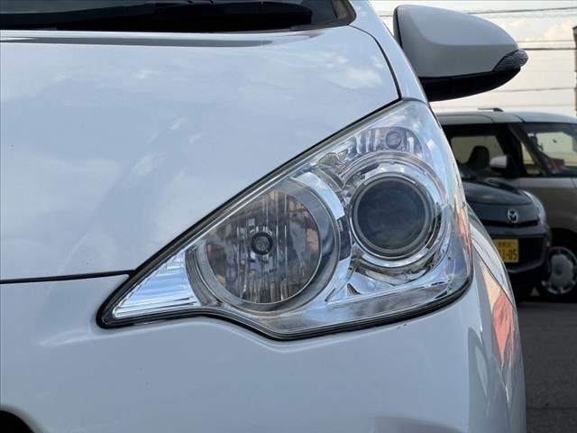 アクア S 禁煙車 ナビ フルセグ BT DVD再生 Pスタート Aライト 社外AW ETC 前後ドラレコ 電格 スマートキー AAC SRSエアB ABS Pガラス フロアマット リアワイパー シートリフター(37枚目)