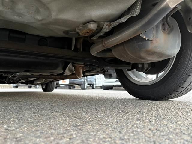 アクア S 禁煙車 ナビ フルセグ BT DVD再生 Pスタート Aライト 社外AW ETC 前後ドラレコ 電格 スマートキー AAC SRSエアB ABS Pガラス フロアマット リアワイパー シートリフター(49枚目)