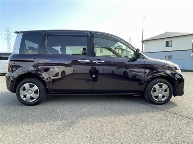 シエンタ 　後期　禁煙　車検整備付　純正ナビ　フルセグ　Ｂモニ　電動スライドドア　革巻きステアリング　ＨＩＤ　フォグ　ＡＡＣ　ＥＴＣ　シートリフター　アームレスト　シートバックポケット　Ｐガラス　電格　Ｒワイパー（11枚目）