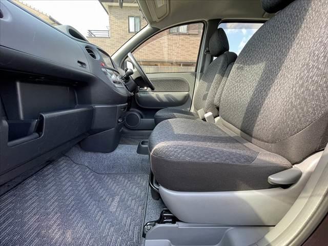 シエンタ 　後期　禁煙　車検整備付　純正ナビ　フルセグ　Ｂモニ　電動スライドドア　革巻きステアリング　ＨＩＤ　フォグ　ＡＡＣ　ＥＴＣ　シートリフター　アームレスト　シートバックポケット　Ｐガラス　電格　Ｒワイパー（17枚目）