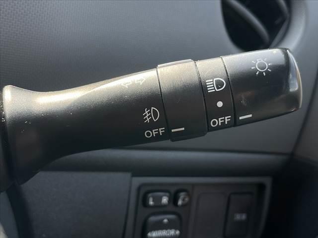 シエンタ 　後期　禁煙　車検整備付　純正ナビ　フルセグ　Ｂモニ　電動スライドドア　革巻きステアリング　ＨＩＤ　フォグ　ＡＡＣ　ＥＴＣ　シートリフター　アームレスト　シートバックポケット　Ｐガラス　電格　Ｒワイパー（30枚目）