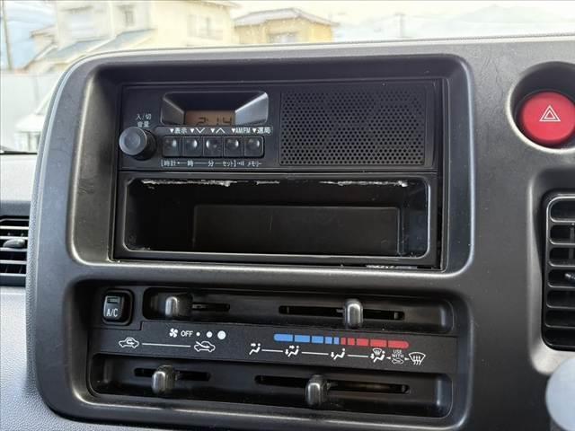 ハイゼットカーゴ 　中期　禁煙　５ＭＴ　キーレス　ＥＴＣ　パワーウィンドウ　ＦＭＡＭラジオ　ハイルーフ　ヘッドライトレベライザー　リア熱線　Ｒワイパー　プライバシーガラス　マニュアルエアコン　アナログメーター（7枚目）