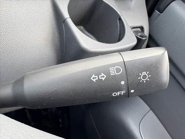 ハイゼットカーゴ 　中期　禁煙　５ＭＴ　キーレス　ＥＴＣ　パワーウィンドウ　ＦＭＡＭラジオ　ハイルーフ　ヘッドライトレベライザー　リア熱線　Ｒワイパー　プライバシーガラス　マニュアルエアコン　アナログメーター（24枚目）