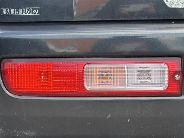 ハイゼットカーゴ 　中期　禁煙　５ＭＴ　キーレス　ＥＴＣ　パワーウィンドウ　ＦＭＡＭラジオ　ハイルーフ　ヘッドライトレベライザー　リア熱線　Ｒワイパー　プライバシーガラス　マニュアルエアコン　アナログメーター（34枚目）