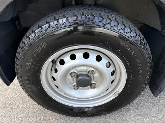 ハイゼットカーゴ 　中期　禁煙　５ＭＴ　キーレス　ＥＴＣ　パワーウィンドウ　ＦＭＡＭラジオ　ハイルーフ　ヘッドライトレベライザー　リア熱線　Ｒワイパー　プライバシーガラス　マニュアルエアコン　アナログメーター（38枚目）