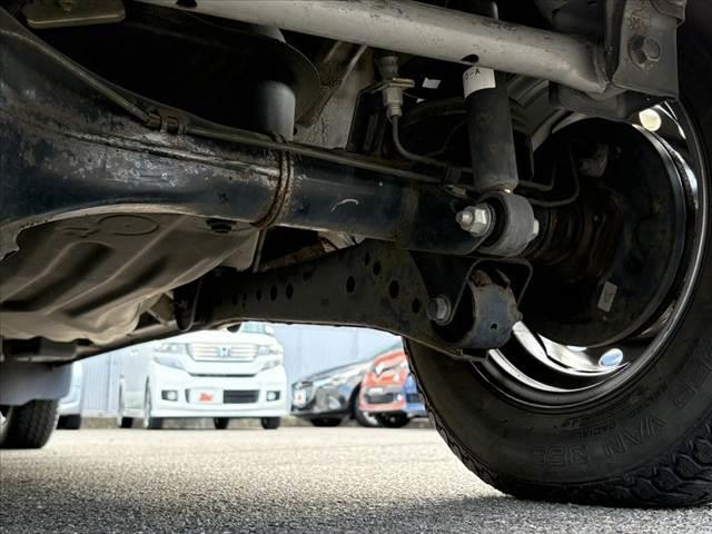 ハイゼットカーゴ 　中期　禁煙　５ＭＴ　キーレス　ＥＴＣ　パワーウィンドウ　ＦＭＡＭラジオ　ハイルーフ　ヘッドライトレベライザー　リア熱線　Ｒワイパー　プライバシーガラス　マニュアルエアコン　アナログメーター（44枚目）