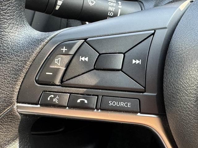 ノート Ｘ　後期　禁煙車　フルセグナビ　Ｂカメラ　ステリモ　ドラレコ　ＢＴ　ＥＴＣ　Ｐスタート　Ａライト　スマートキー　電格ミラー　イモビライザー　シートリフター　Ｐガラス　Ｗエアバッグ　Ａストップ　バイザー（7枚目）