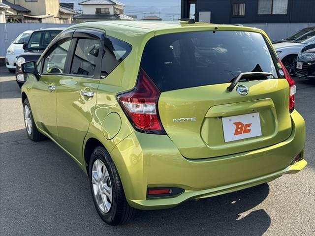 ノート Ｘ　後期　禁煙車　フルセグナビ　Ｂカメラ　ステリモ　ドラレコ　ＢＴ　ＥＴＣ　Ｐスタート　Ａライト　スマートキー　電格ミラー　イモビライザー　シートリフター　Ｐガラス　Ｗエアバッグ　Ａストップ　バイザー（13枚目）