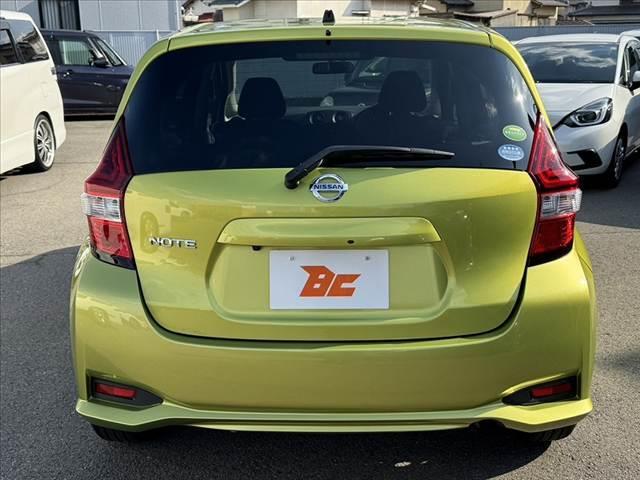 ノート Ｘ　後期　禁煙車　フルセグナビ　Ｂカメラ　ステリモ　ドラレコ　ＢＴ　ＥＴＣ　Ｐスタート　Ａライト　スマートキー　電格ミラー　イモビライザー　シートリフター　Ｐガラス　Ｗエアバッグ　Ａストップ　バイザー（14枚目）