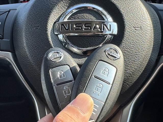 ノート Ｘ　後期　禁煙車　フルセグナビ　Ｂカメラ　ステリモ　ドラレコ　ＢＴ　ＥＴＣ　Ｐスタート　Ａライト　スマートキー　電格ミラー　イモビライザー　シートリフター　Ｐガラス　Ｗエアバッグ　Ａストップ　バイザー（22枚目）