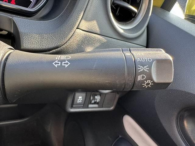 ノート Ｘ　後期　禁煙車　フルセグナビ　Ｂカメラ　ステリモ　ドラレコ　ＢＴ　ＥＴＣ　Ｐスタート　Ａライト　スマートキー　電格ミラー　イモビライザー　シートリフター　Ｐガラス　Ｗエアバッグ　Ａストップ　バイザー（24枚目）