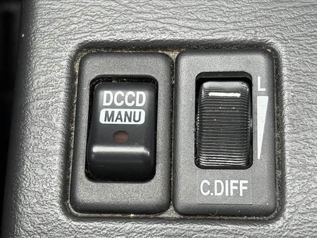 インプレッサ WRX STi 後期 車検整備付 RECAROシート ZEROSPOORTエアロ 社外18インチAW 社外マフラー 社外HDDナビ HID フォグ ターボ 4WD ローダウン 大型Rスポイラー 電格ミラー 革巻ステア(28枚目)