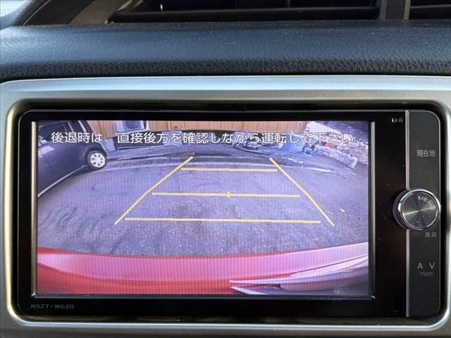 ヴィッツ Ｆ　禁煙車　純正ナビ　Ｂカメラ　ステリモ　フルセグ　ＢＴ　ＤＶＤ再生　ＬＥＤ　フォグ　電格　リモコンキー　横滑り防止　Ａストップ　バニティミラー　ＳＲＳエアＢ　シートアンダートレイ　マニュアルエアコン（4枚目）