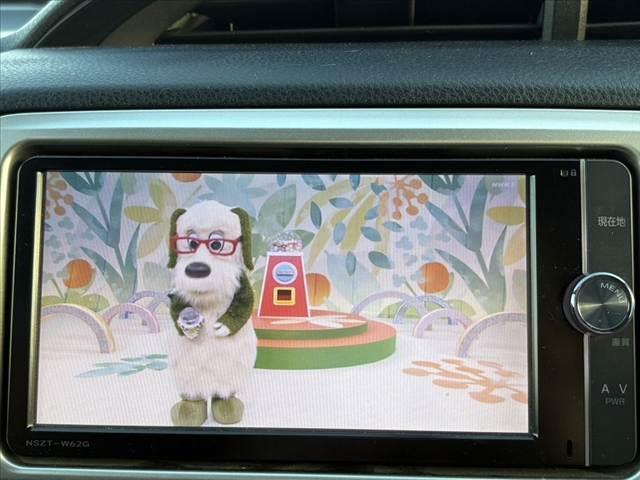 ヴィッツ Ｆ　禁煙車　純正ナビ　Ｂカメラ　ステリモ　フルセグ　ＢＴ　ＤＶＤ再生　ＬＥＤ　フォグ　電格　リモコンキー　横滑り防止　Ａストップ　バニティミラー　ＳＲＳエアＢ　シートアンダートレイ　マニュアルエアコン（5枚目）