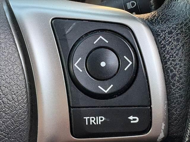 ヴィッツ Ｆ　禁煙車　純正ナビ　Ｂカメラ　ステリモ　フルセグ　ＢＴ　ＤＶＤ再生　ＬＥＤ　フォグ　電格　リモコンキー　横滑り防止　Ａストップ　バニティミラー　ＳＲＳエアＢ　シートアンダートレイ　マニュアルエアコン（7枚目）