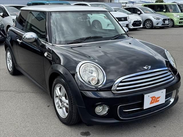 ＭＩＮＩ クーパー　禁煙車　車検整備付　後期　プッシュスタート　スマートキー　ＡＡＣ　ＣＤデッキ　前後ドラレコ　タコメーター　ＥＴＣ　横滑り防止　サイドエアバック　純正１５インチＡＷ　革巻ステアリング　チルトステア　電格（8枚目）