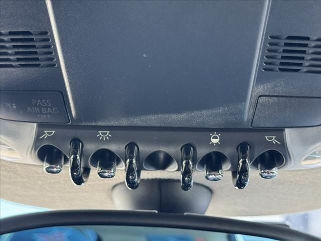 ＭＩＮＩ クーパー　禁煙車　車検整備付　後期　プッシュスタート　スマートキー　ＡＡＣ　ＣＤデッキ　前後ドラレコ　タコメーター　ＥＴＣ　横滑り防止　サイドエアバック　純正１５インチＡＷ　革巻ステアリング　チルトステア　電格（25枚目）