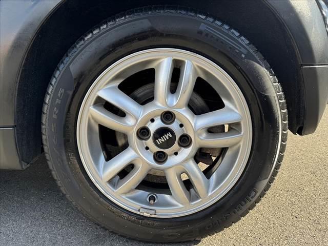 ＭＩＮＩ クーパー　禁煙車　車検整備付　後期　プッシュスタート　スマートキー　ＡＡＣ　ＣＤデッキ　前後ドラレコ　タコメーター　ＥＴＣ　横滑り防止　サイドエアバック　純正１５インチＡＷ　革巻ステアリング　チルトステア　電格（42枚目）