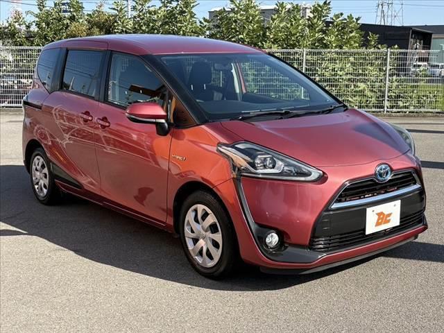 シエンタ ハイブリッドＧ　車検整備　ナビ　Ｂモニター　フルセグ　ＢＴ　ＤＶＤ　ＬＥＤヘッドライト　両電スライドドア　オートライト　プッシュスタート　スマートキーＸ２　電格ミラー　スタッドレス　革巻きステア　アームレスト（8枚目）