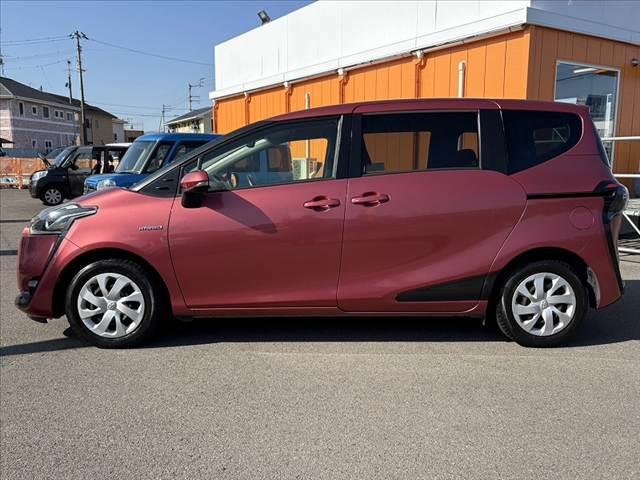 シエンタ ハイブリッドＧ　車検整備　ナビ　Ｂモニター　フルセグ　ＢＴ　ＤＶＤ　ＬＥＤヘッドライト　両電スライドドア　オートライト　プッシュスタート　スマートキーＸ２　電格ミラー　スタッドレス　革巻きステア　アームレスト（12枚目）