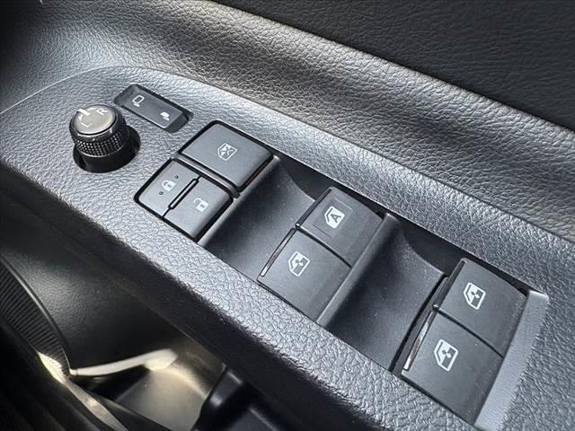 シエンタ ハイブリッドＧ　車検整備　ナビ　Ｂモニター　フルセグ　ＢＴ　ＤＶＤ　ＬＥＤヘッドライト　両電スライドドア　オートライト　プッシュスタート　スマートキーＸ２　電格ミラー　スタッドレス　革巻きステア　アームレスト（28枚目）